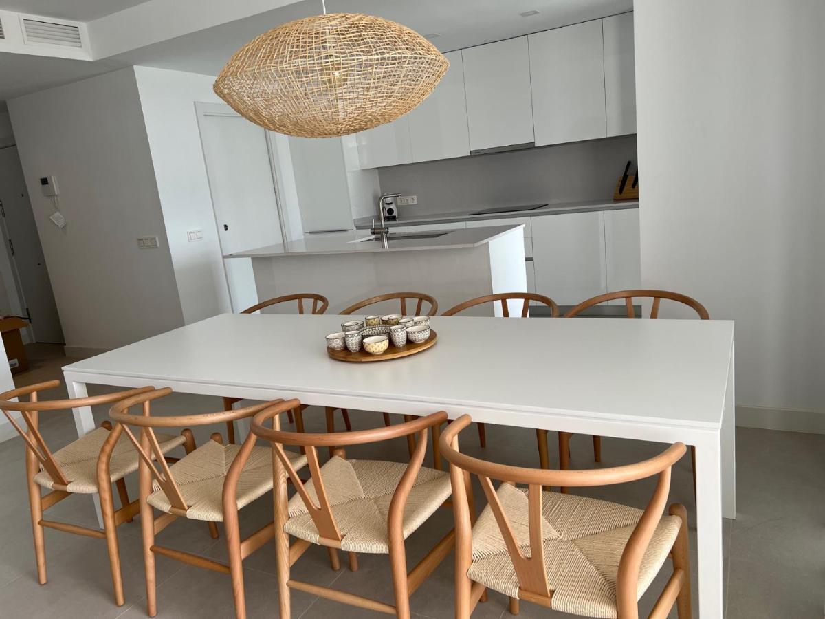 Mesas Homes Luxury 4 Bed Near The Sea And Port Apartment